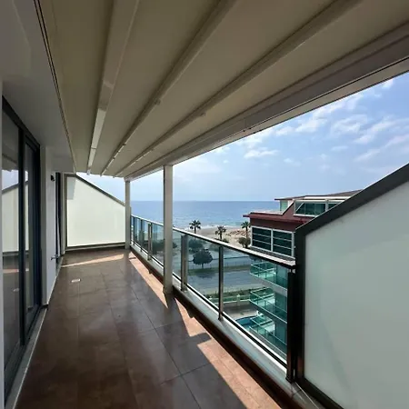 Sa Apartments! Beachfront With Sea View & Pool